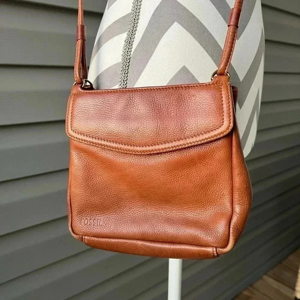 Vintage Fossil Brown Leather Small Crossbody Shoulder Bag Purse - Picture 2 of 8